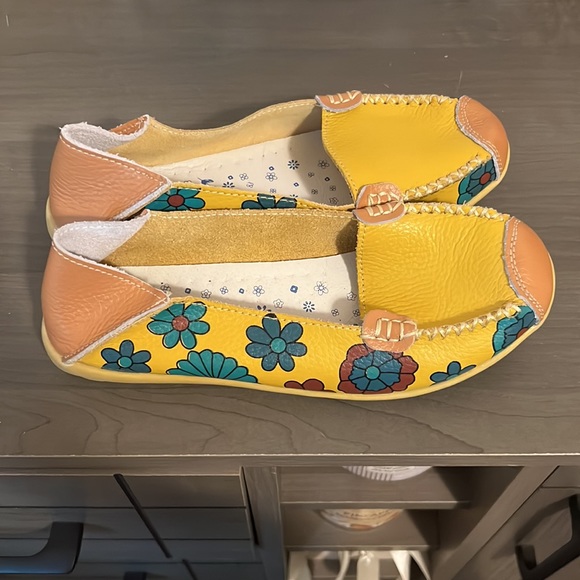 Women's Floral Print Flat Boat Shoes - Picture 2 of 4